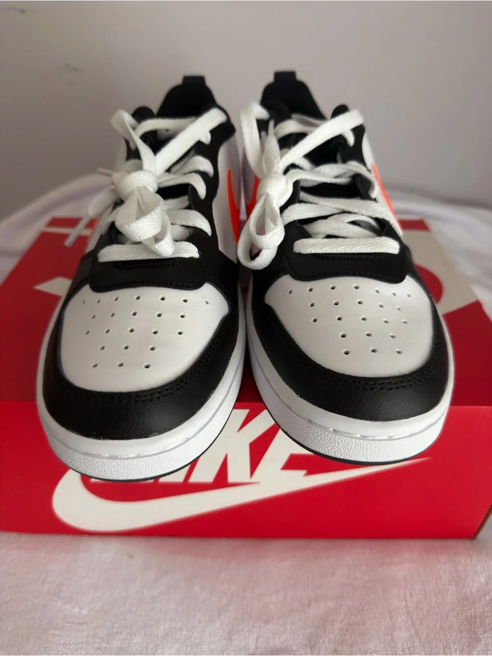 Nike Kids size 6.5Y court bLow Top Sneakers - White, Black & Bright Orange